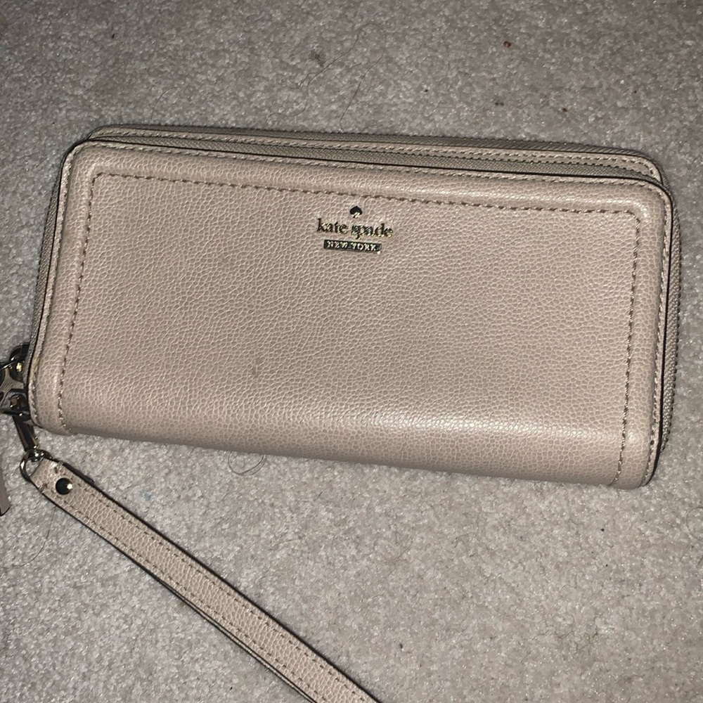 Kate Spade wristlet wallet